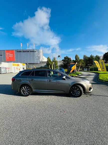 Toyota Avensis 2016 photo 4