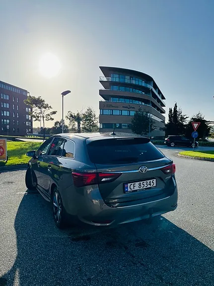 Toyota Avensis 2016 photo 3