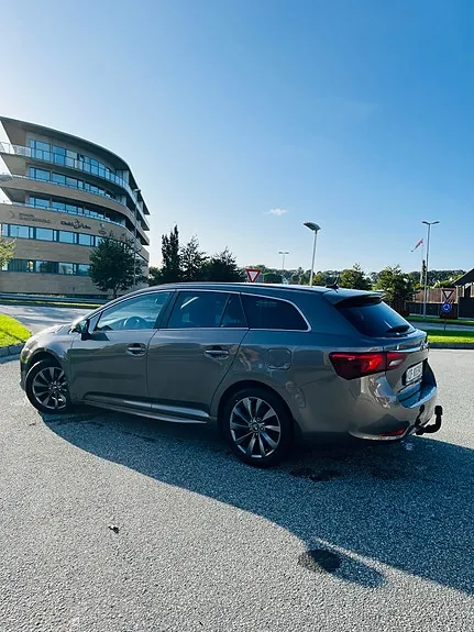 Toyota Avensis 2016 photo 5