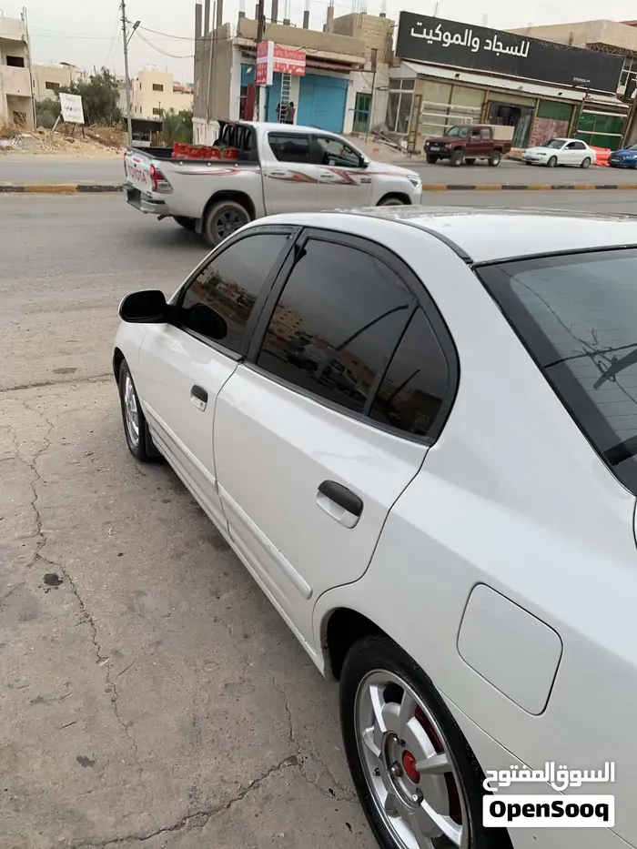 Hyundai Avante 2001 photo 3