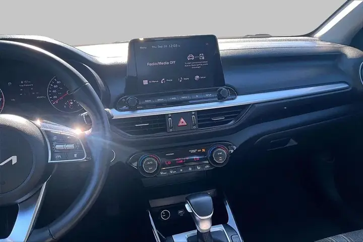 Kia Forte 2023 photo 5