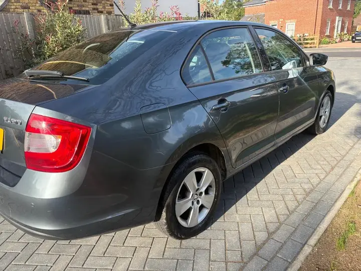Skoda Rapid 2016 photo 4