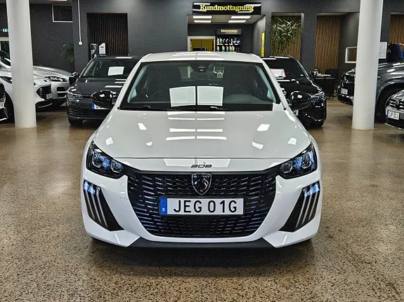 Peugeot 208 2025 photo 2