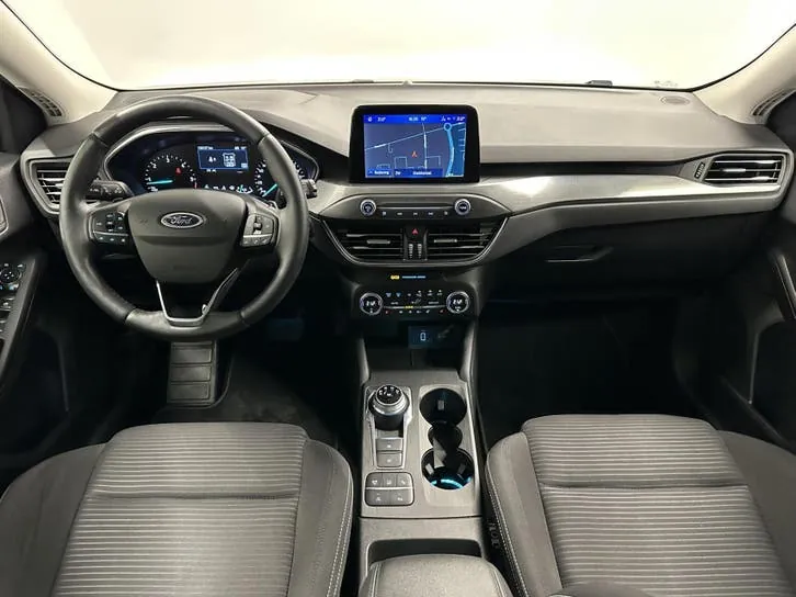 Ford Focus Wagon 2020 photo 2