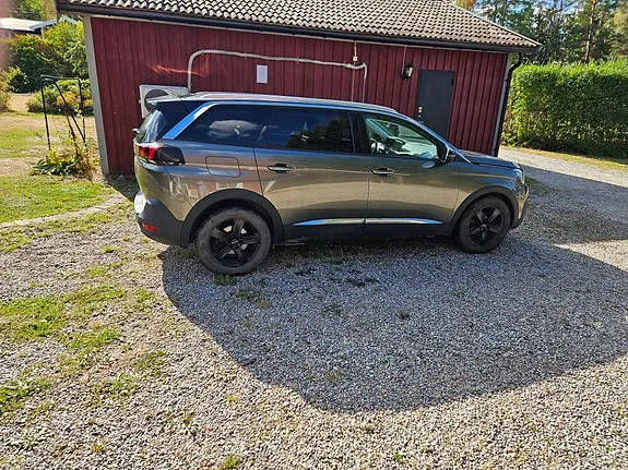 Peugeot 5008 2017 photo 3