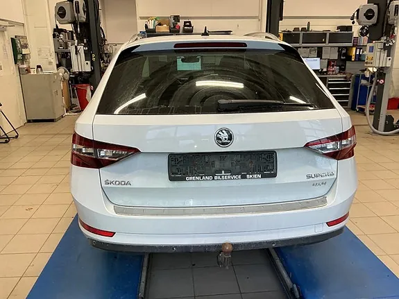 Skoda Superb 2016 photo 5