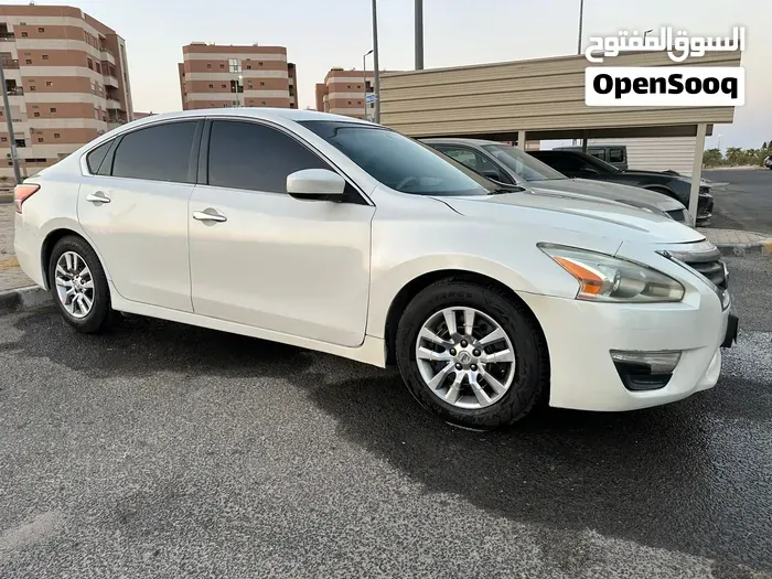 Nissan Altima 2013 photo 2