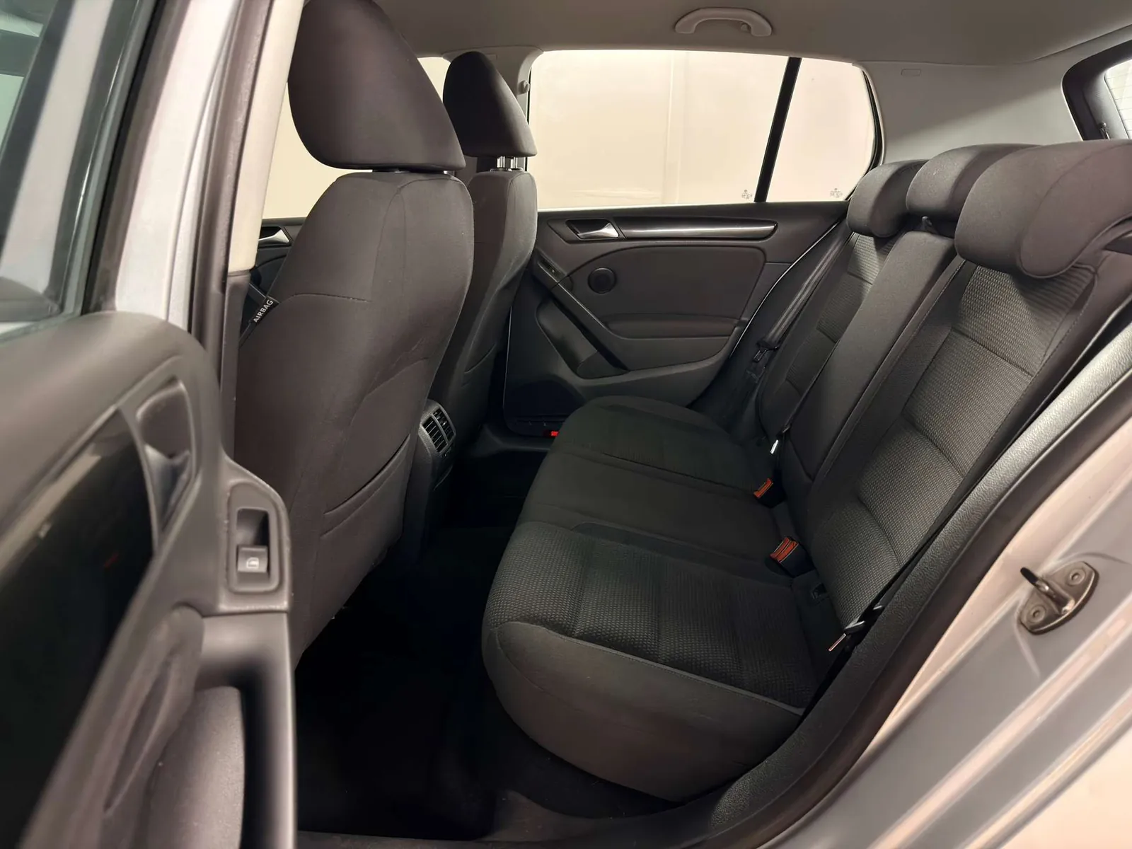 Volkswagen Golf 2011 photo 4