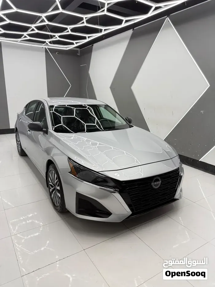 Nissan Altima 2025 photo 2