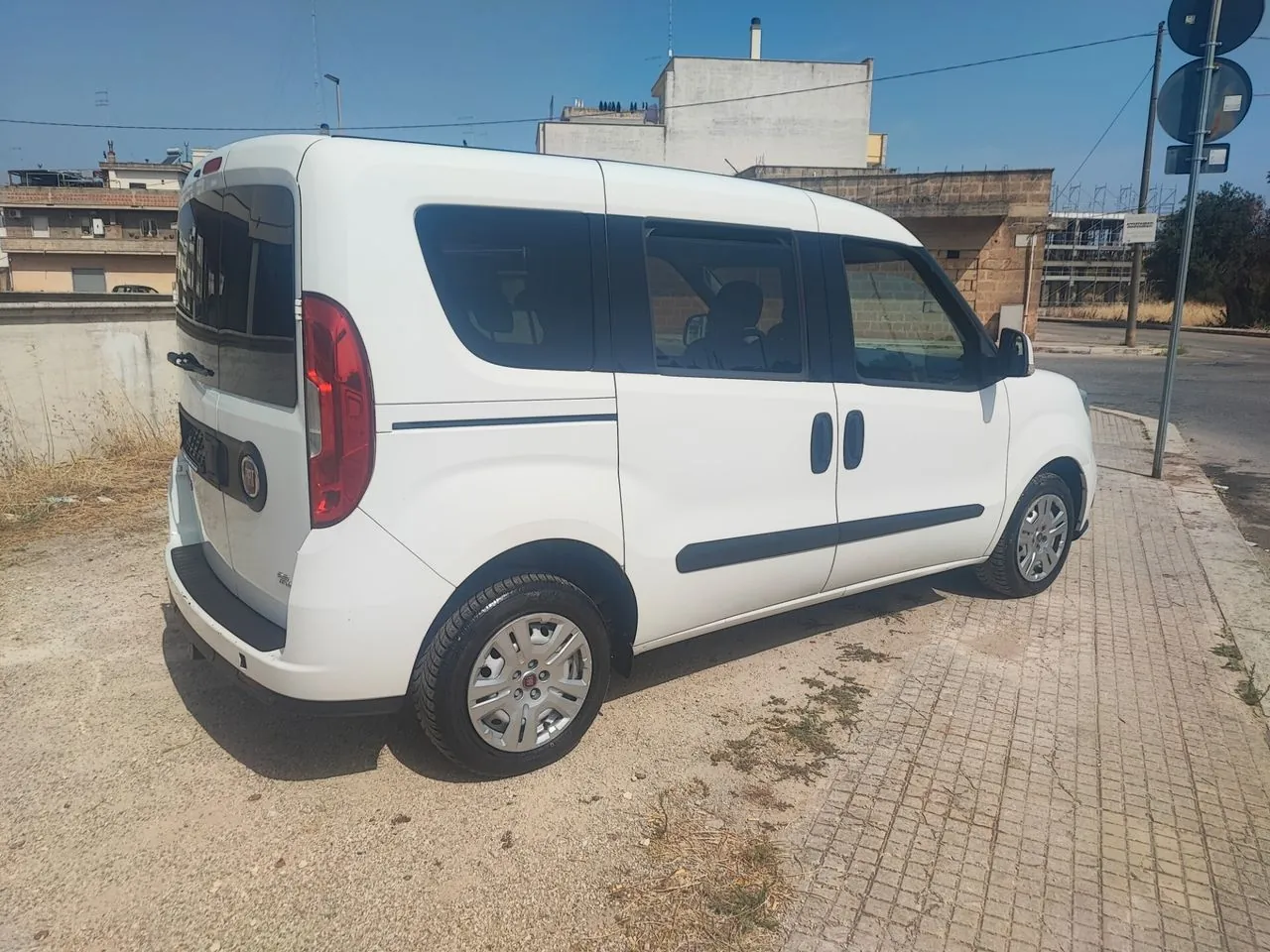 Fiat Doblo 2016 photo 2