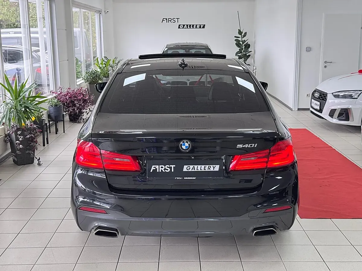 BMW 5 Series 2018 photo 3