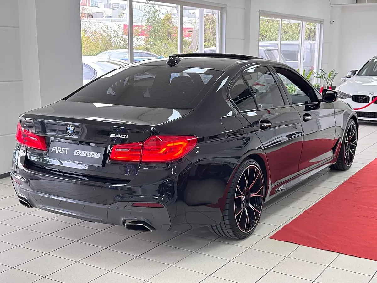 BMW 5 Series 2018 photo 2