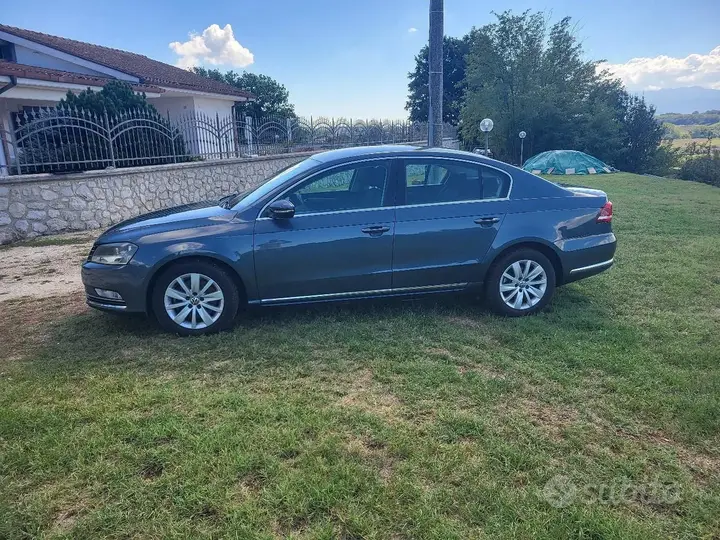 Volkswagen Passat 2011 photo 5
