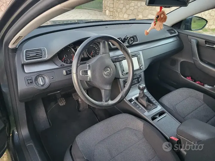 Volkswagen Passat 2011 photo 4