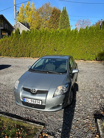 Toyota Auris 2008 photo 2