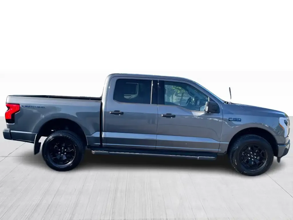 Ford F-150 Lightning 2025 photo 2