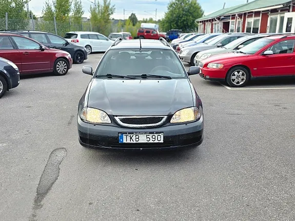 Toyota Avensis 2002 photo 3