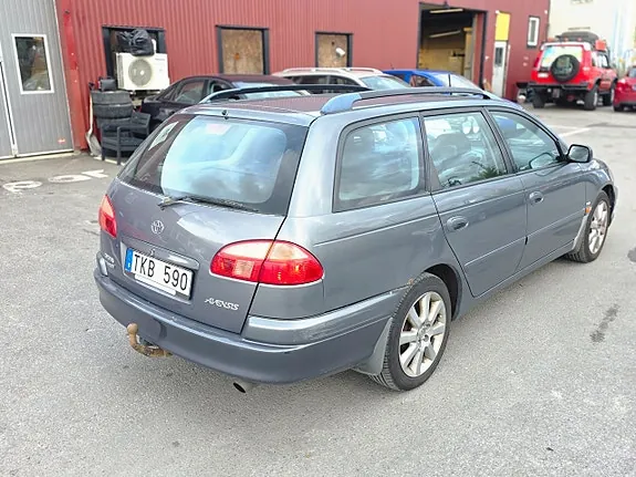 Toyota Avensis 2002 photo 5