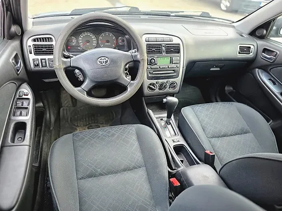Toyota Avensis 2002 photo 2