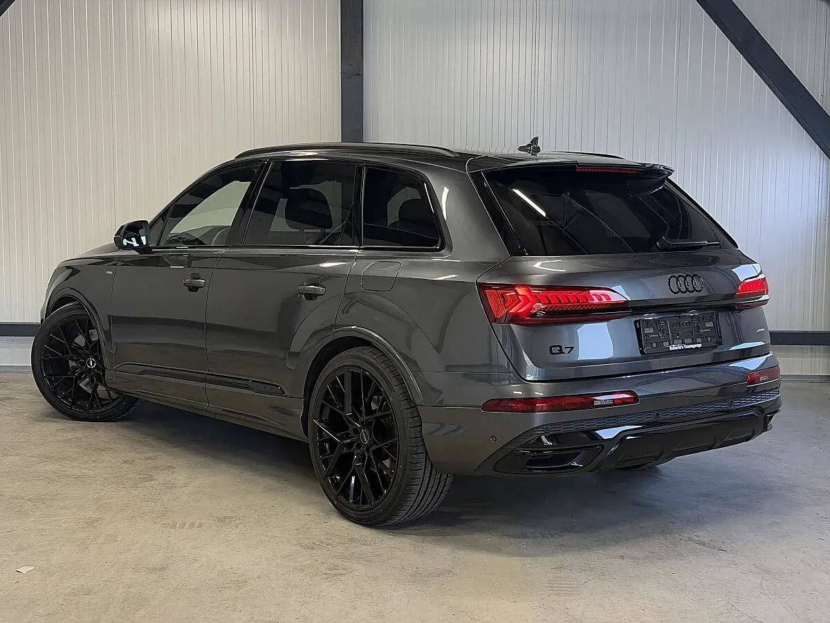Audi Q7 2024 photo 2