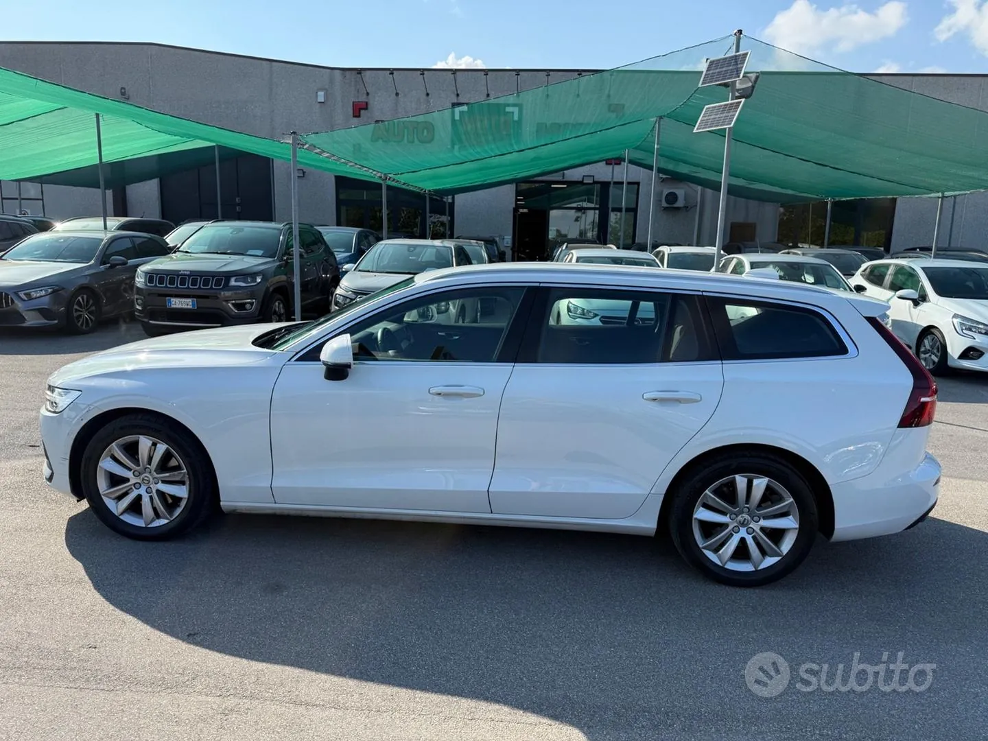 Volvo V60 2021 photo 2