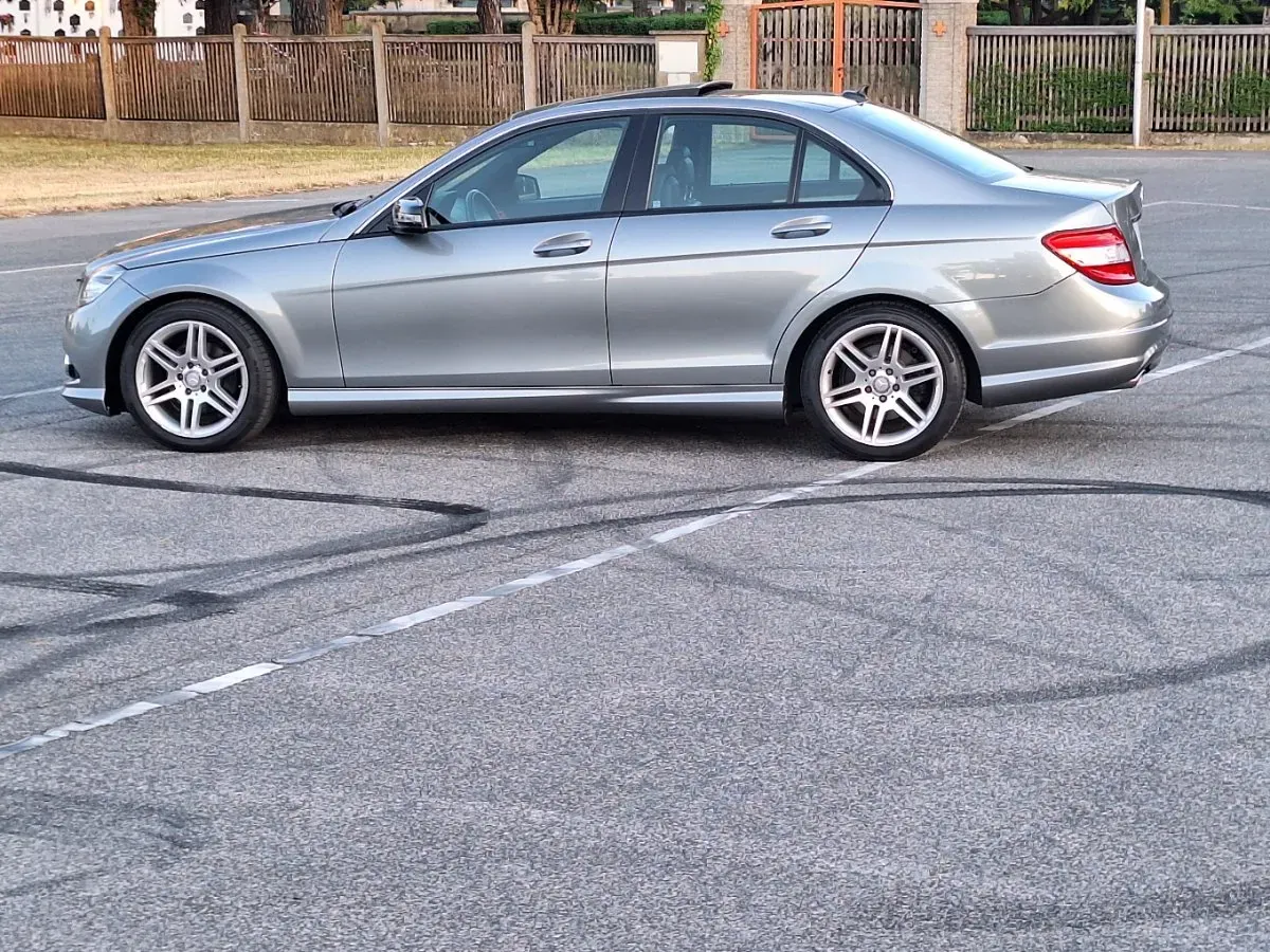 Mercedes-Benz C-Class 2009 photo 2