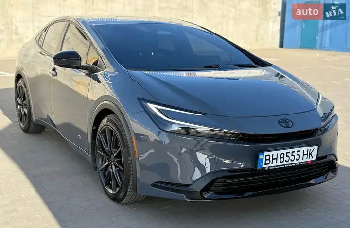 Toyota Prius 2025 photo 2