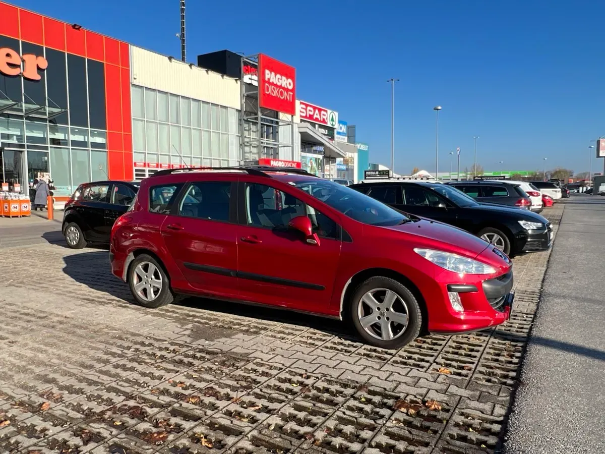 Peugeot 308 2010 photo 2
