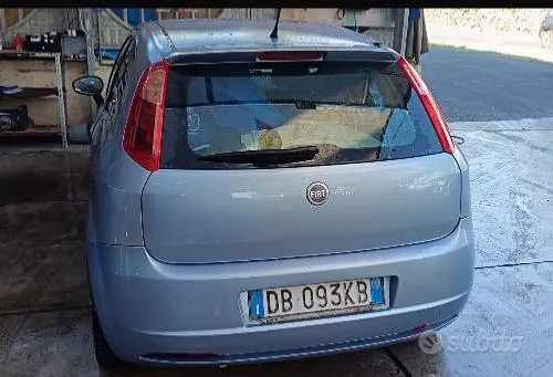 Fiat Grande Punto 2006 photo 2