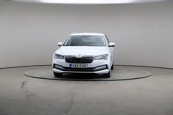 Skoda Superb 2023 photo 3