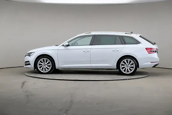 Skoda Superb 2023 photo 4