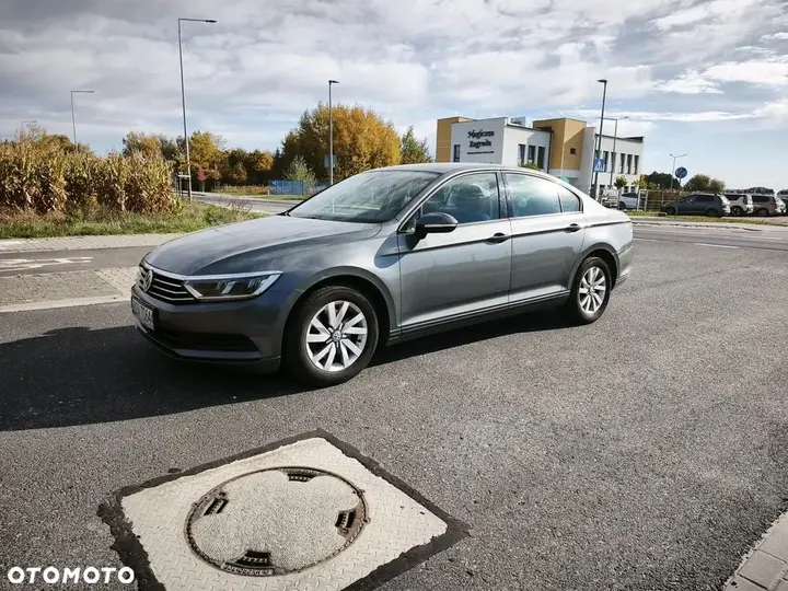 Volkswagen Passat 2016 photo 2