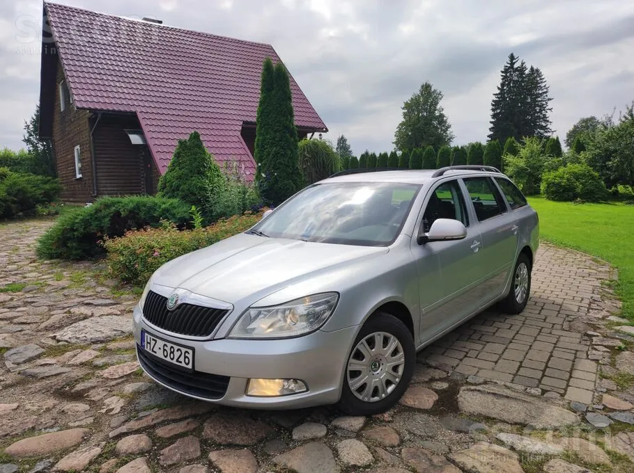 Skoda Octavia 2011 photo 2