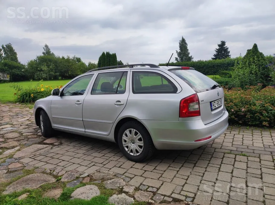 Skoda Octavia 2011 photo 3