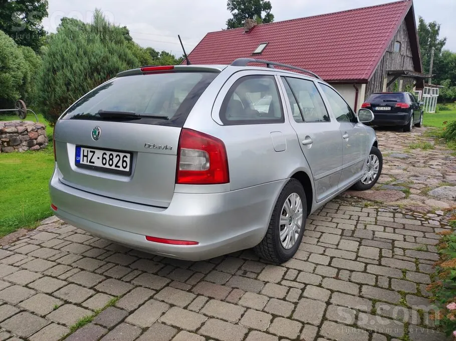 Skoda Octavia 2011 photo 4