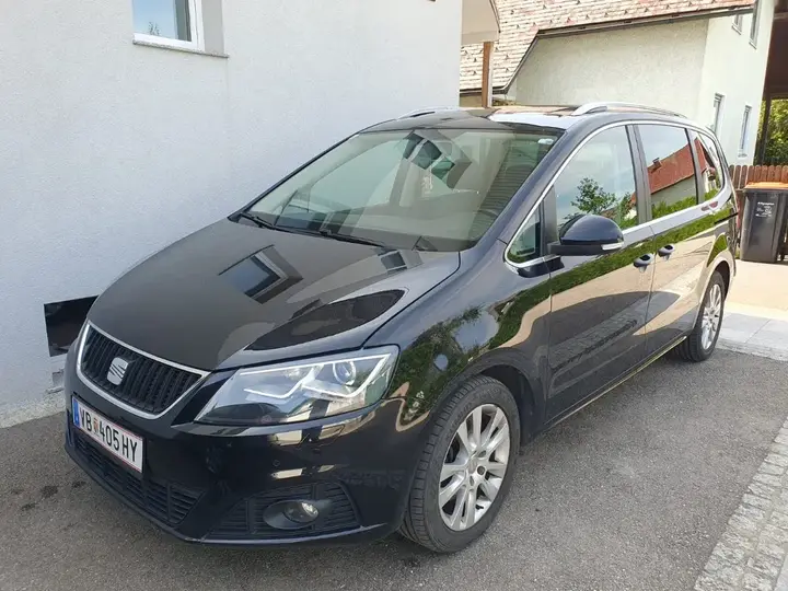 Seat Alhambra 2011 photo 2