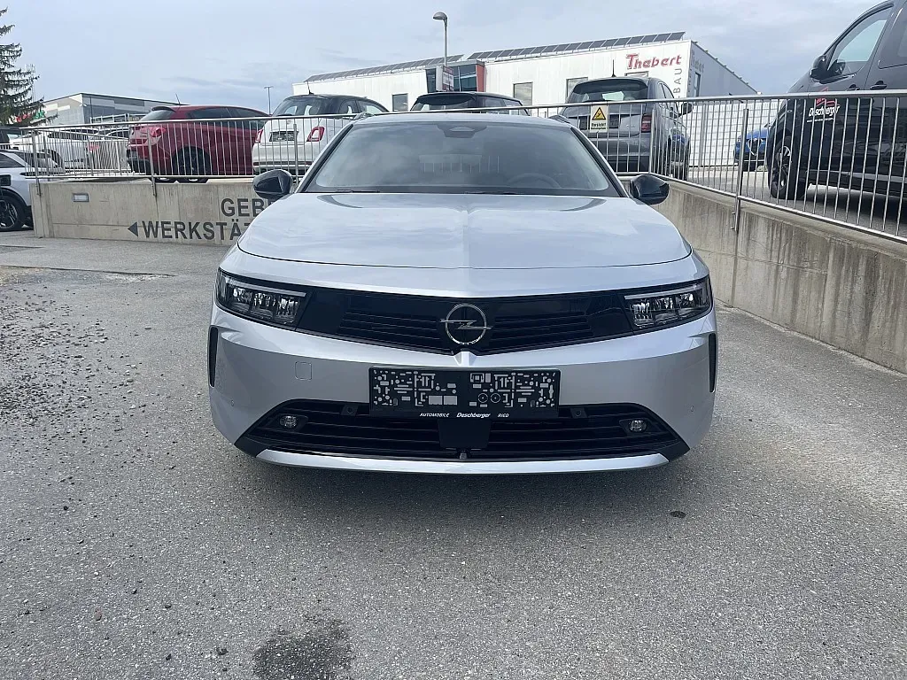 Opel Astra 2024 photo 2