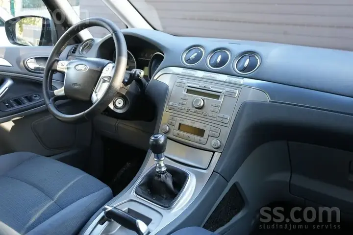 Ford Galaxy 2006 photo 5