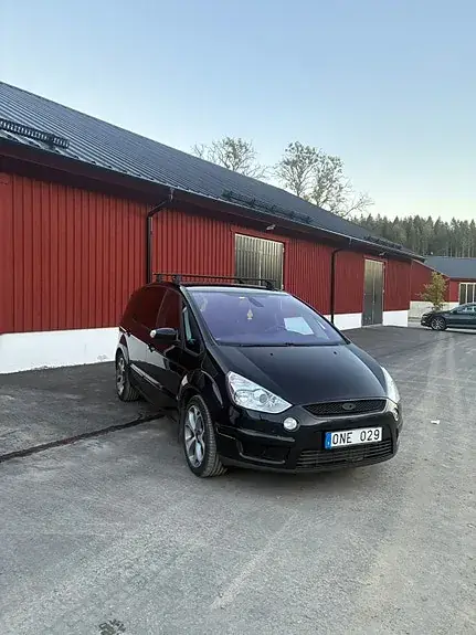 Ford S-Max 2010 photo 2