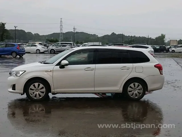 Toyota Corolla Fielder 2014 photo 4