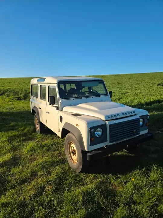 Land Rover Defender 110
