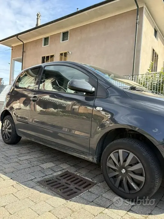 Volkswagen Fox 2008 photo 2