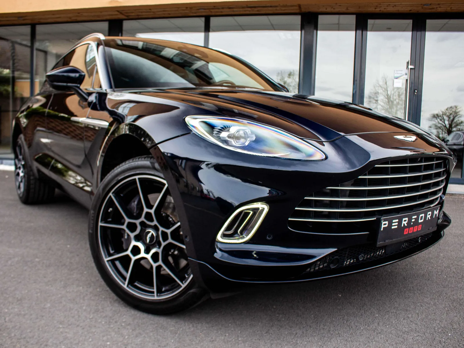 Aston Martin Dbx 2021 photo 4