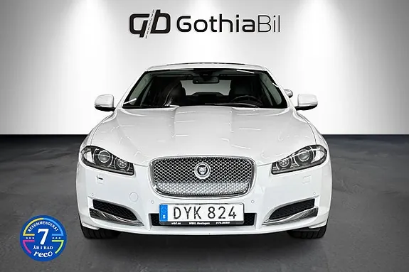 Jaguar Xf 2012 photo 2