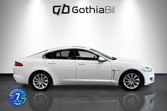 Jaguar Xf 2012 photo 4