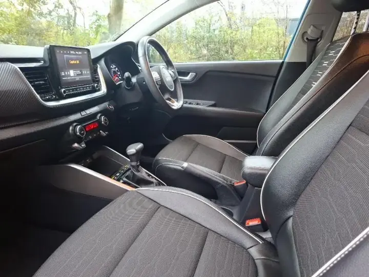 Kia Stonic 2023 photo 5