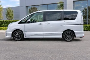Nissan Serena 2016 photo 5