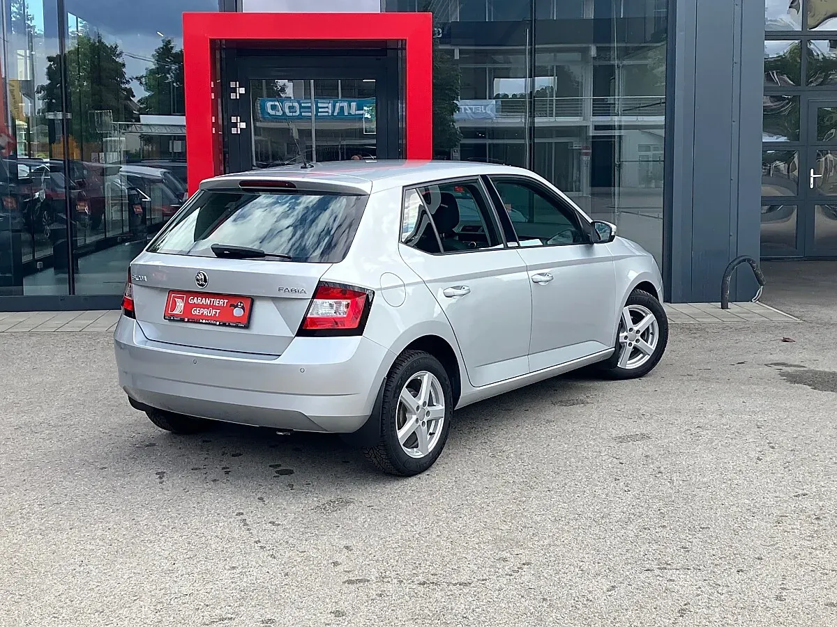 Skoda Fabia 2018 photo 2