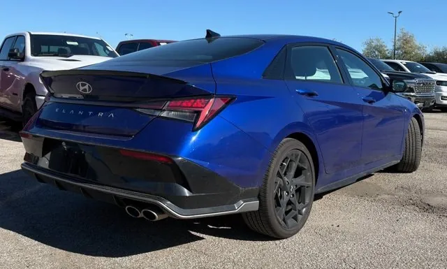 Hyundai Elantra 2025 photo 2