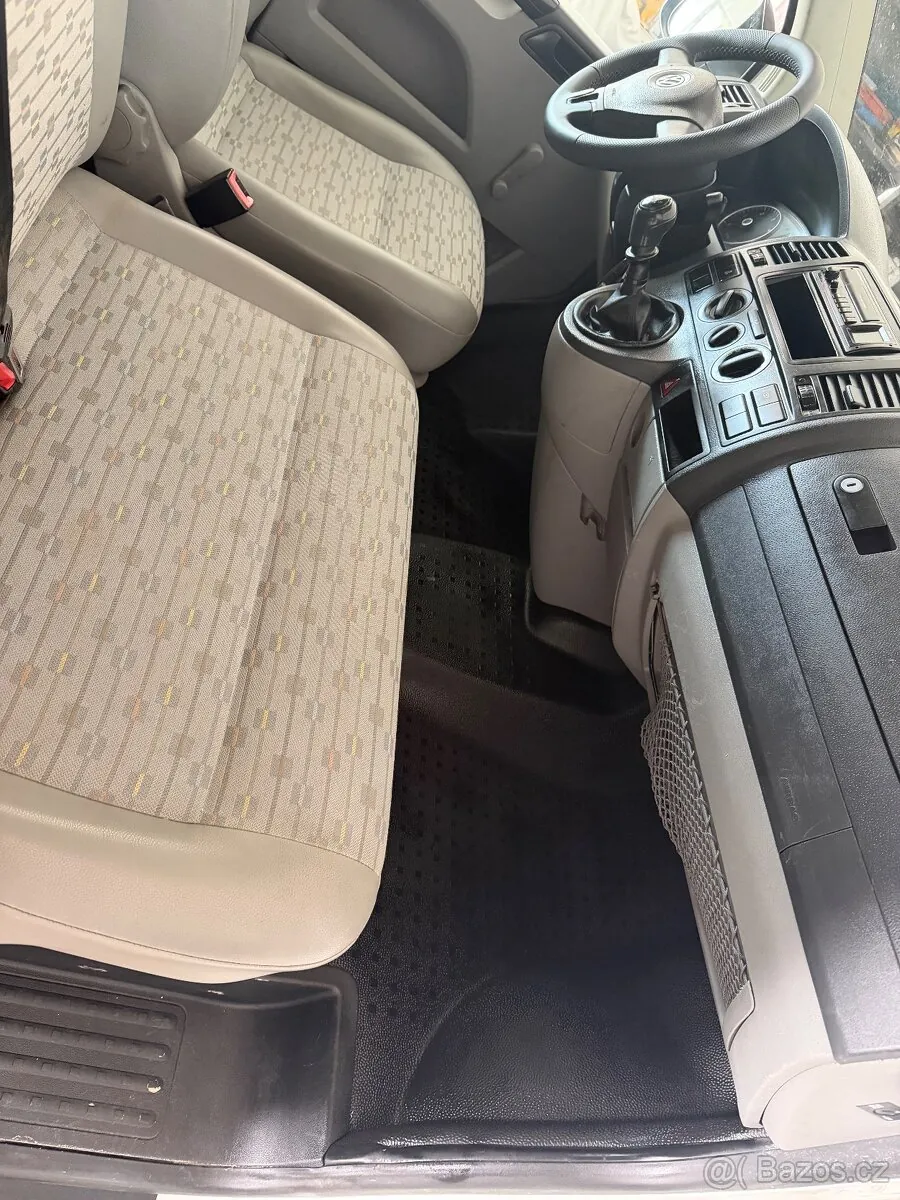 Volkswagen T5 Transporter 2011 photo 5